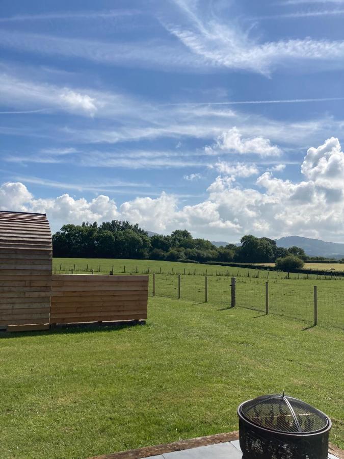 ホテル Abbey Farm Luxury Glamping Rhuddlan エクステリア 写真