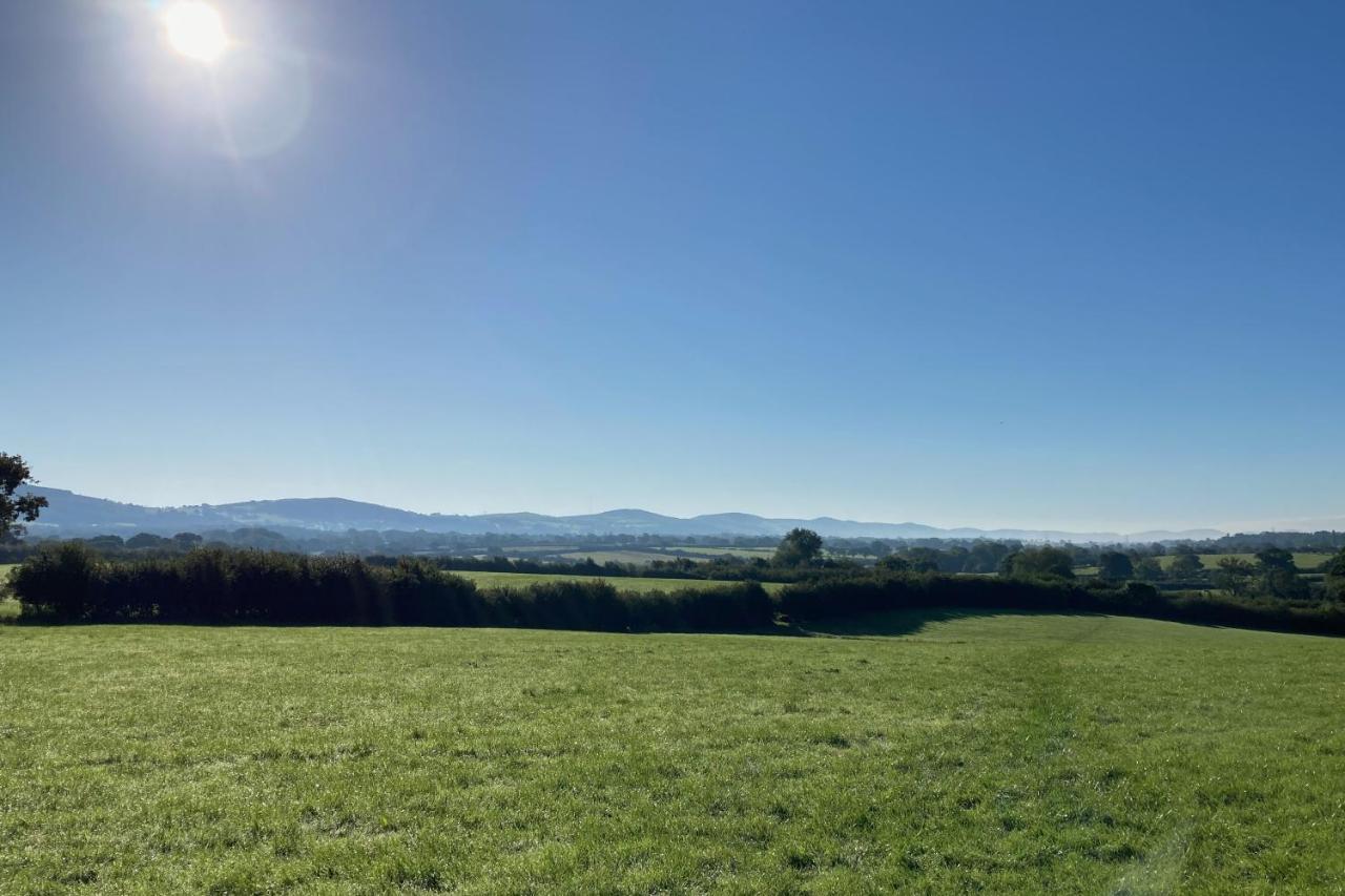 ホテル Abbey Farm Luxury Glamping Rhuddlan エクステリア 写真