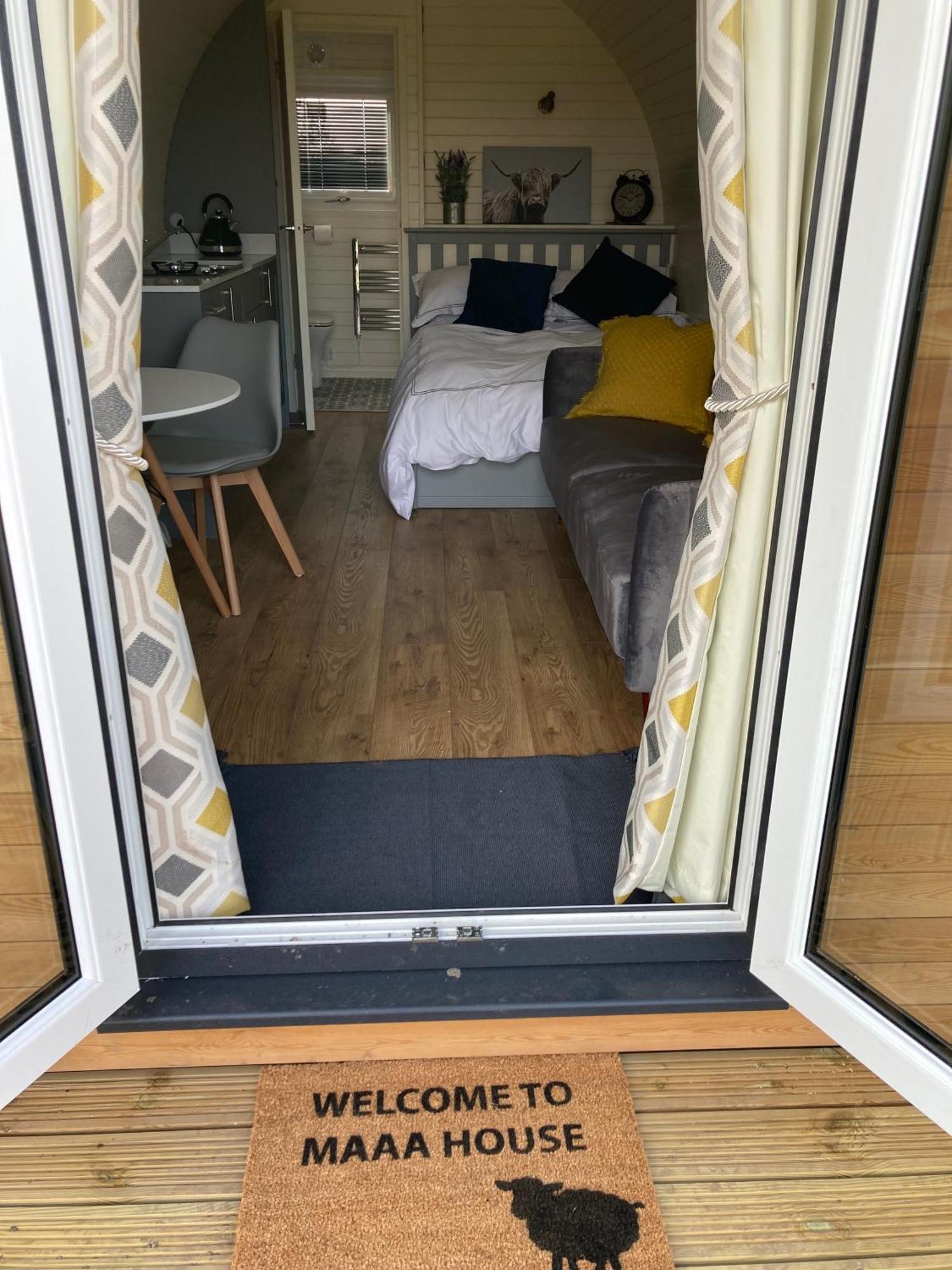 ホテル Abbey Farm Luxury Glamping Rhuddlan エクステリア 写真