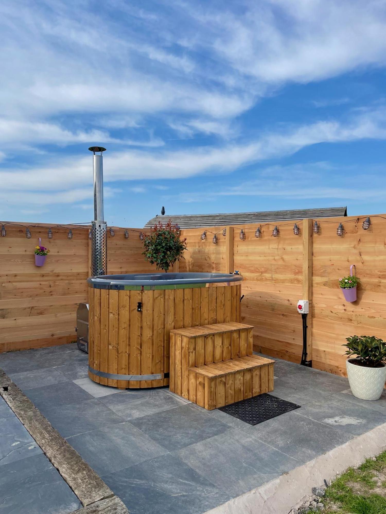 ホテル Abbey Farm Luxury Glamping Rhuddlan エクステリア 写真