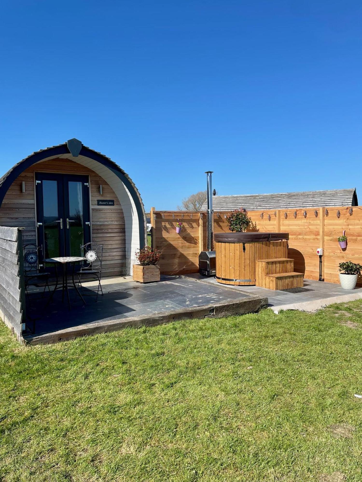ホテル Abbey Farm Luxury Glamping Rhuddlan エクステリア 写真
